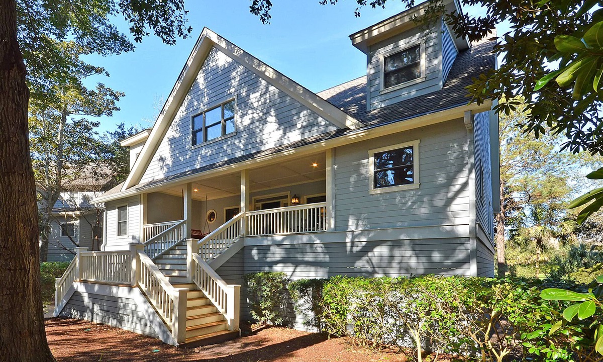 Vanderhorst Plantation House | Sleep10 minutes from the beach community pool, golf