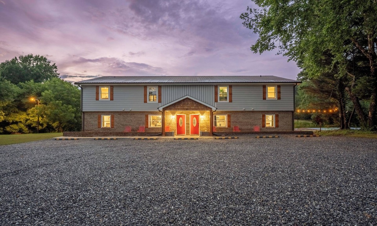 Barium Springs House | Sleeps 30! Themed Home w/Pool, Hot tub, Pond, Pickleball, Putt Putt, Arcades
