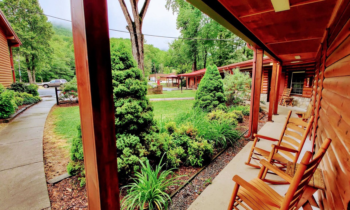 Maggie Valley Cabin | Smoky Falls Lodge