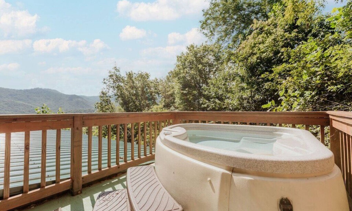 Sylva Cabin | Smoky Mountain Holiday Home with Hot Tub!