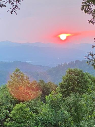 Hendersonville Apartment | Soaking in the Views, a romantic getaway for 2