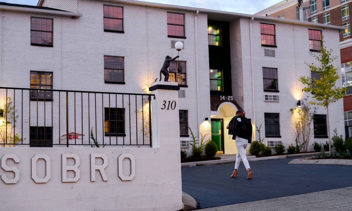 Rutledge Hill Apartment | SoBro Guest House by Black Swan - Near Broadway (16)