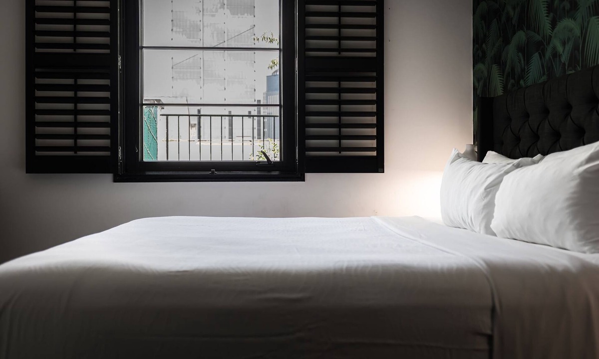 Rutledge Hill Apartment | SoBro Guest House by Black Swan - ADA Flat (4)