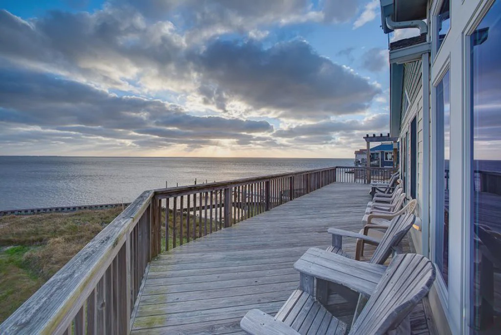 Brigands' Bay House | Sound of Silence - Alluring 4 Bedroom SoundFront Home in Frisco