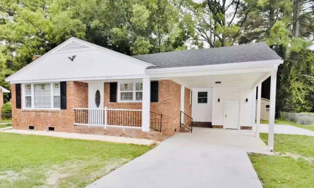 Greenville House | Southern charm home near ECU & Vidant Hospital
