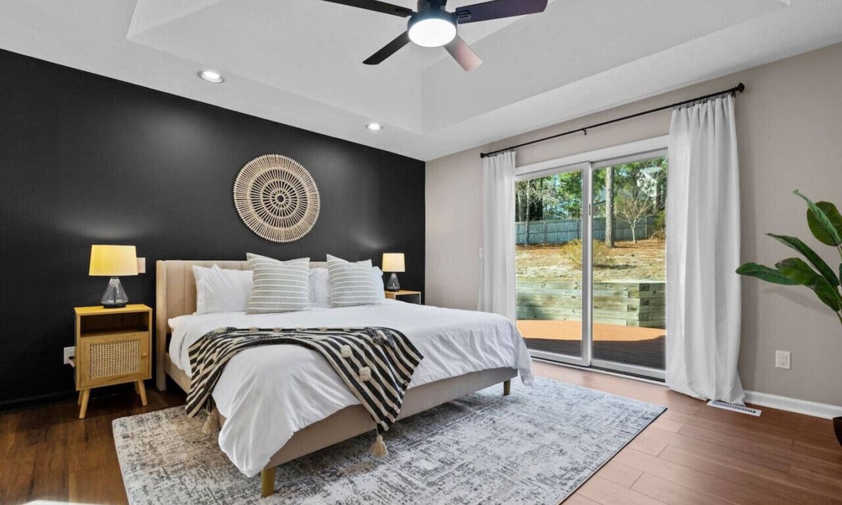 Southern Pines House | Southern Pines Getaway w/Hot Tub, Fire Pit & Pool