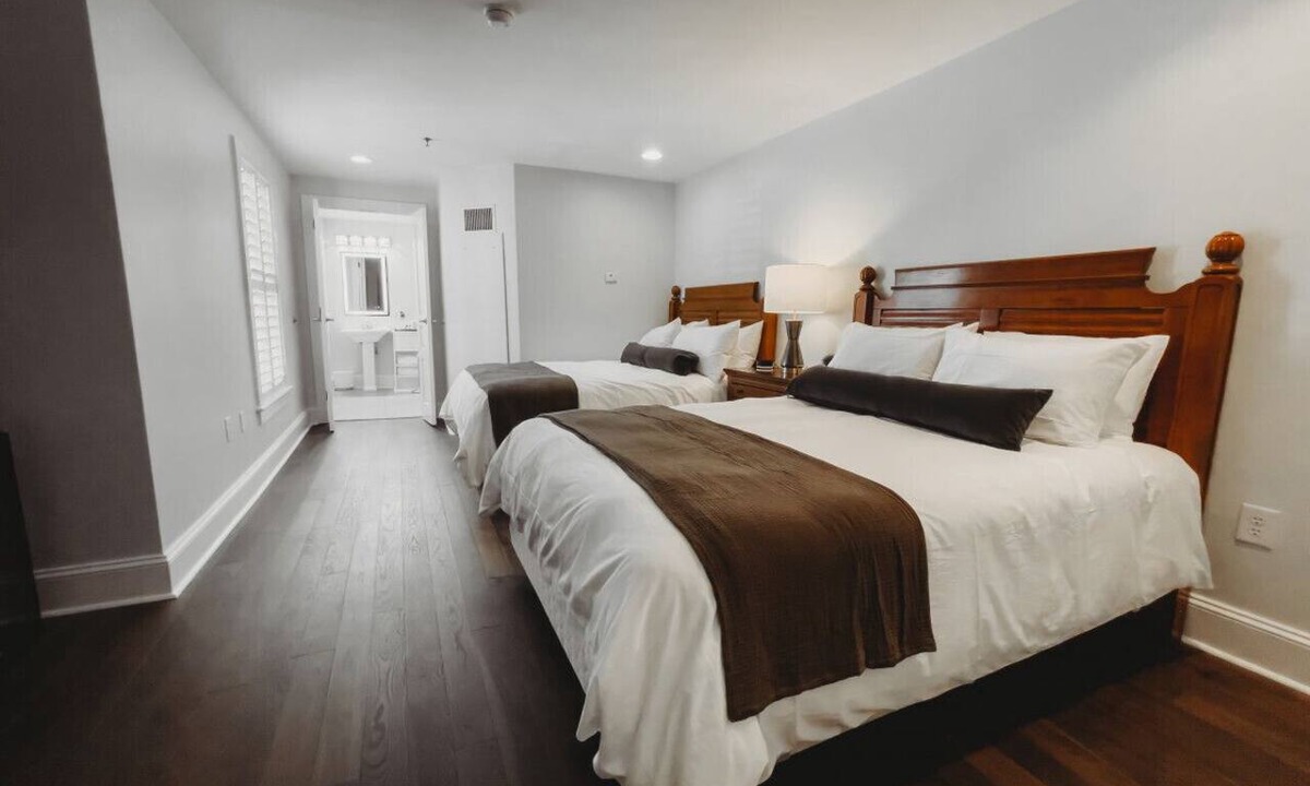 Downtown Hotel | Southern Pines The Jefferson Inn Standard 2-Queen Room