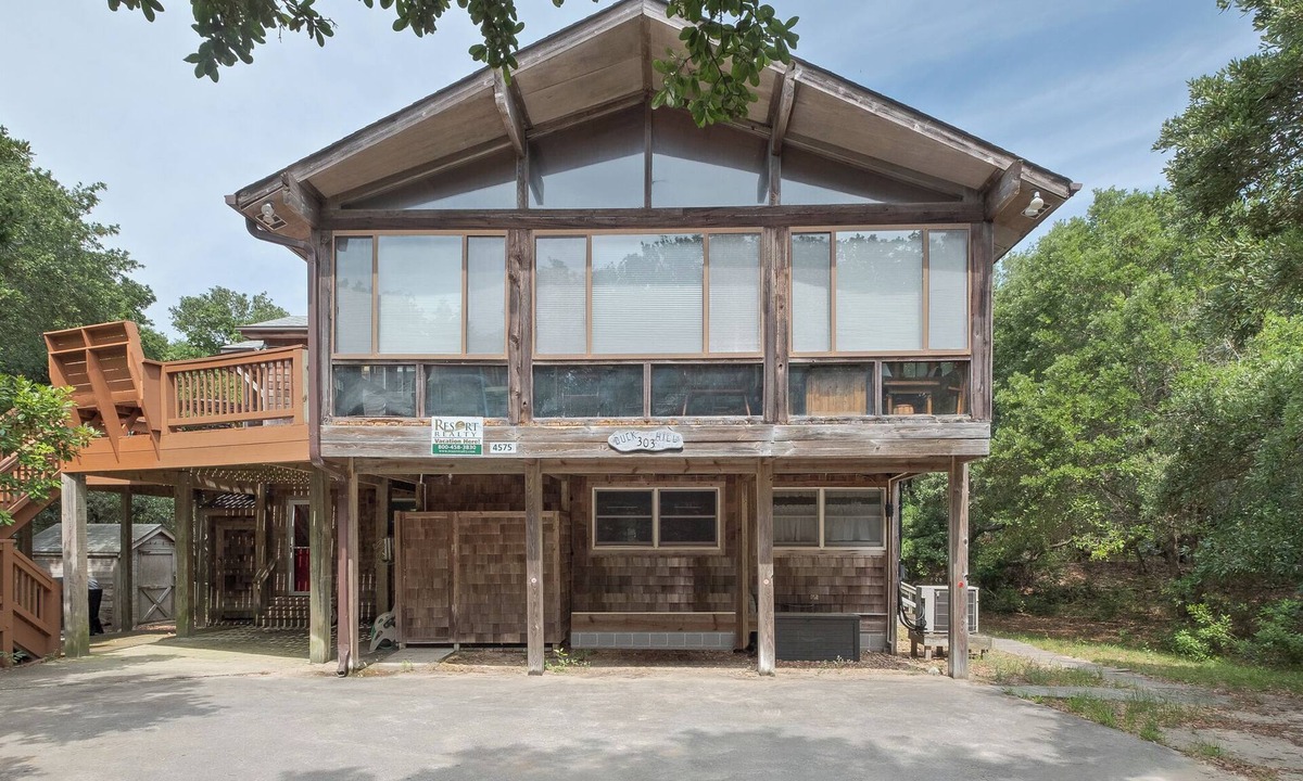 Southern Shores House | Southern Shores home with outdoor shower, elevator, keyless entry, and golf club privileges