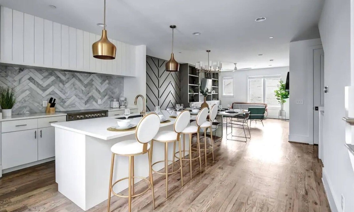 Historic Waverly House | SOUTHERN SLEEK-PRIVATE BALCONY-12TH SOUTH DISTRICT