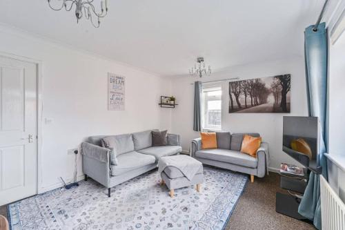 Bromley Common and Keston Apartment | Spacious 2-Bed Flat with Free Parking, Bromley