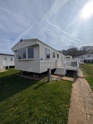 Watchet Resort | Spacious 3 Bed Caravan With A Decking Doniford Bay WF8