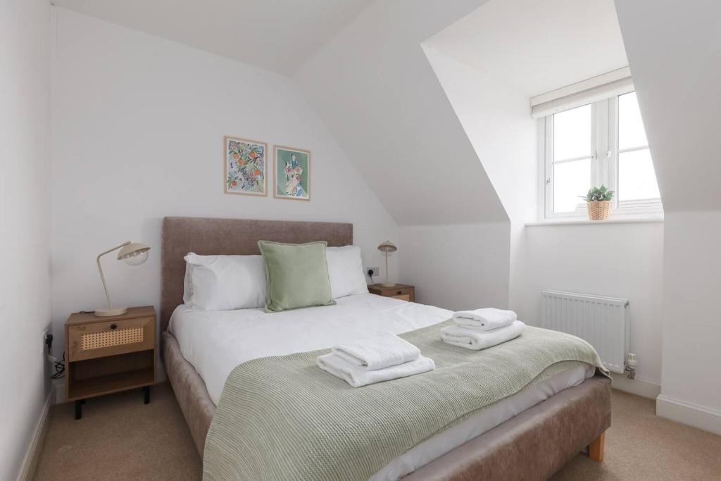 Kirkliston House | Spacious 5 Bed Home Near Edinburgh Airport