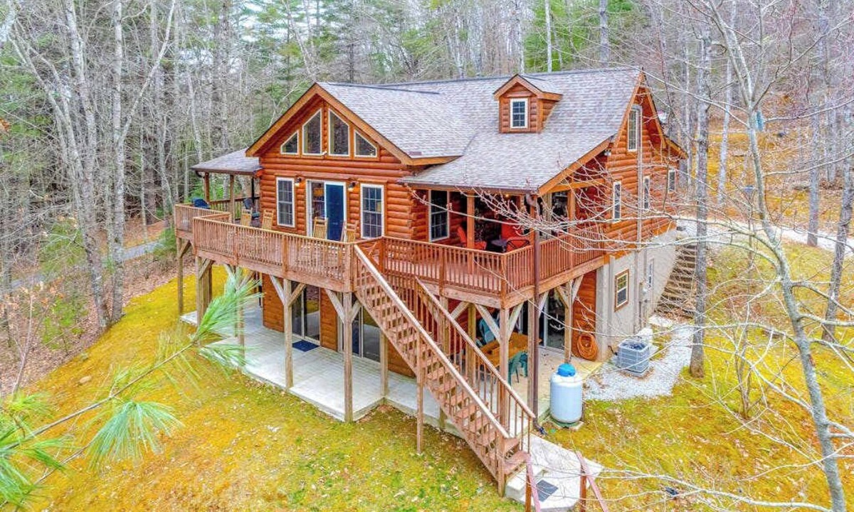 Cullowhee House | Spacious cabin near lake & boat ramp with firepit, foosball, bar, decks & WiFi