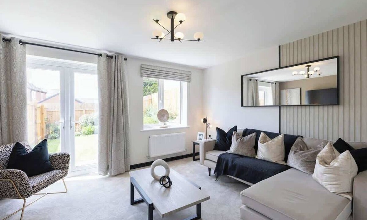 Pinxton House | Spacious & Charming Home | Driveway | Close to M1