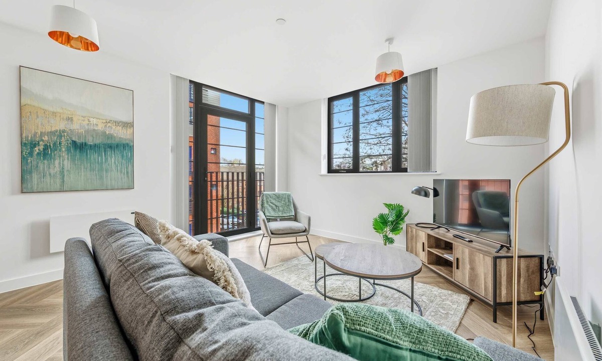 The Westside Apartment | Spacious & Modern 2BED Apartment in Birmingham