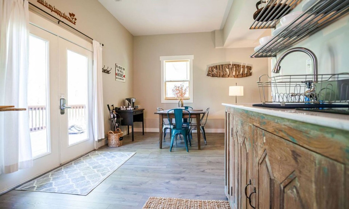 Huston - Courtland Apartment | Spacious Montford Hideaway, Covered Deck, Private & Quiet, Short Walk Downtown