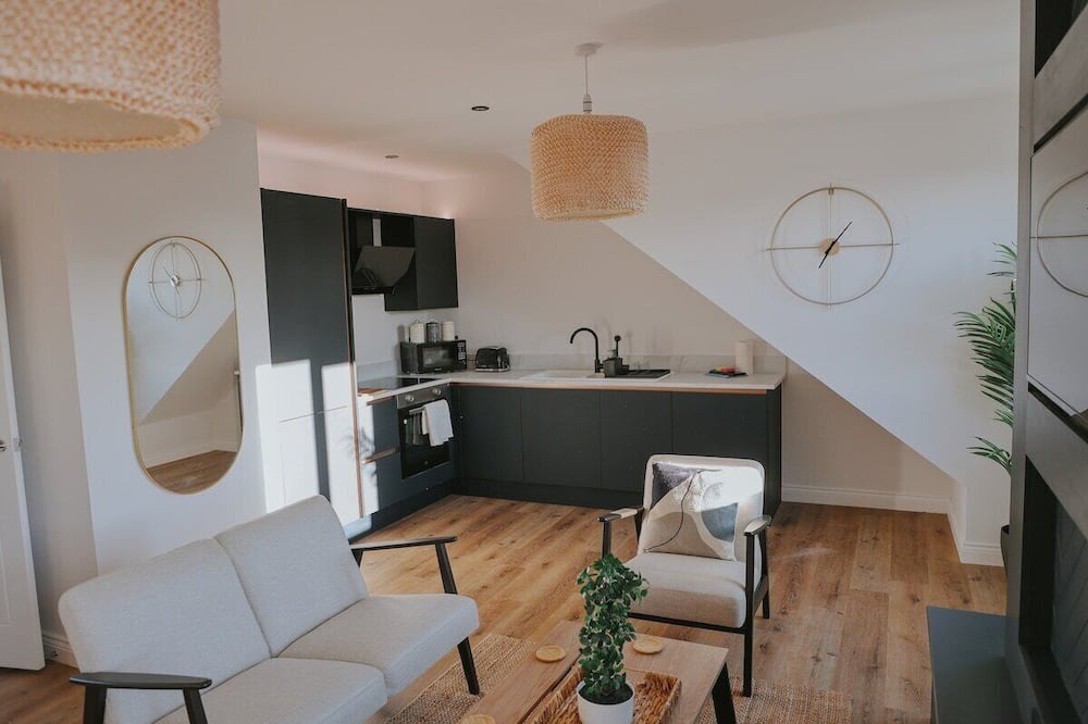 Heworth Apartment | Spacious Second Floor Apartment