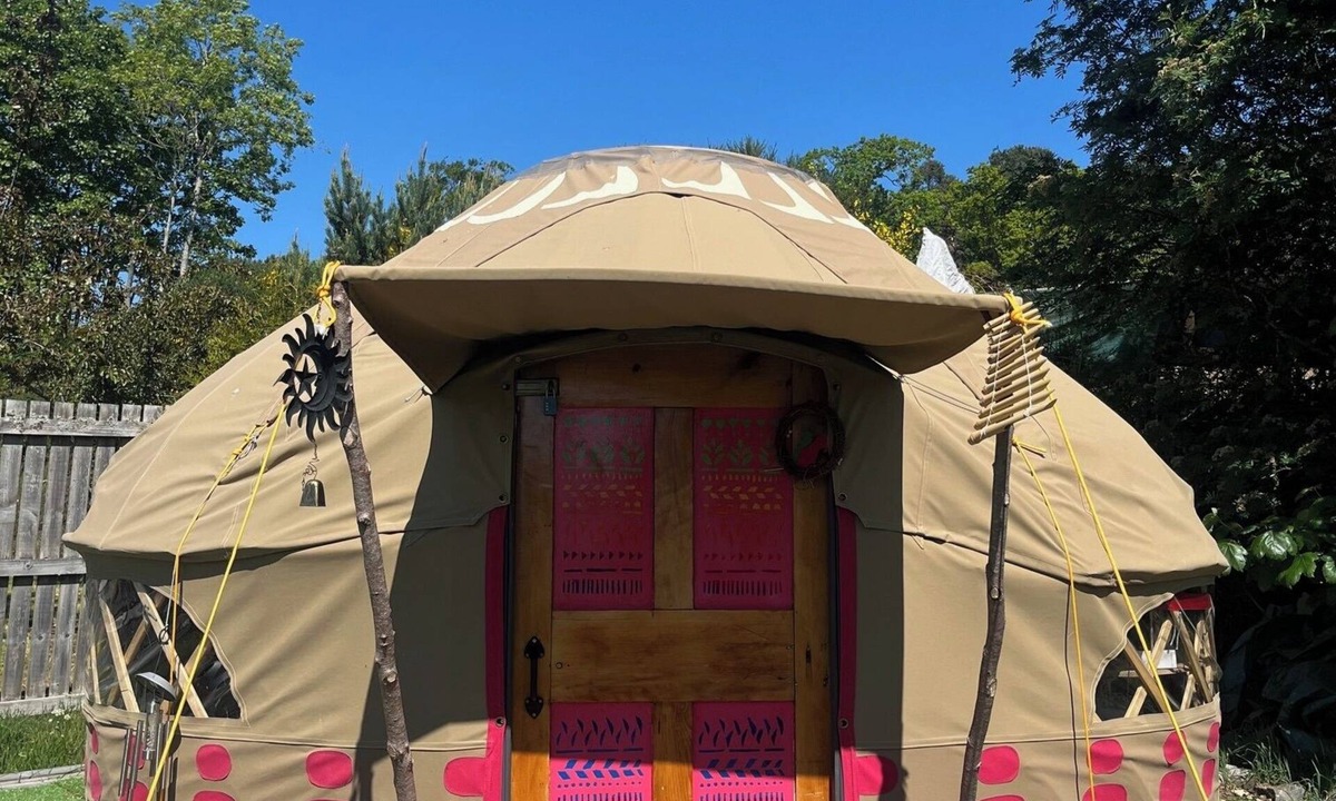 Contin Cabin | Spacious Yurt - Sleeps 2 -River and mountain view
