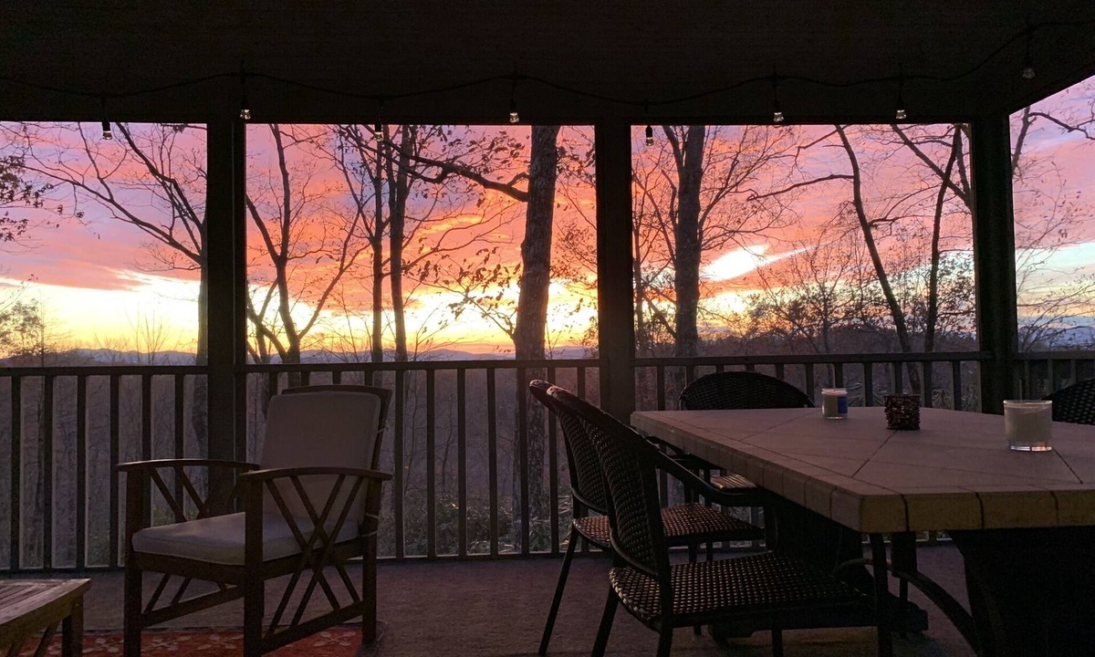 Brevard House | Spectacular panoramic mountain views! 3 king suites, hike, bike, swim, paddle
