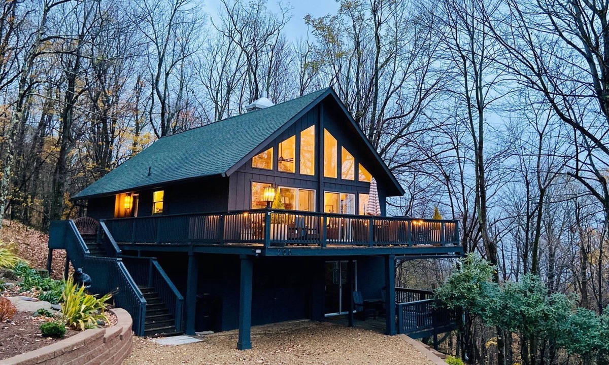 Seven Devils House | Spruce House - 3BR home atop Seven Devils with beautiful views of Grandfather Mountain!