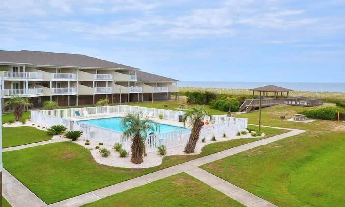 Southern Shore Villa Dreamin | Long Beach