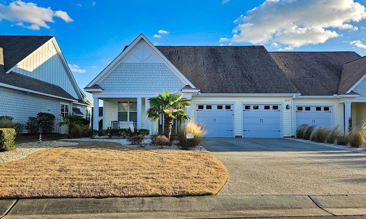 St. James House | St James quiet home, professionally decorated & near the beach - gas grill & AC