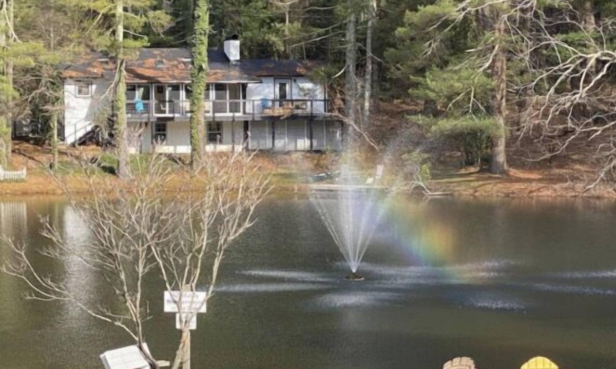 Flat Rock Condo | Stardust and Moonlight Lakefront