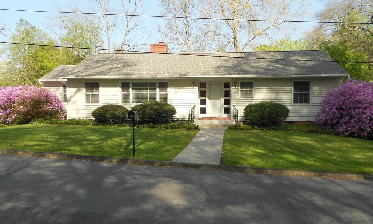 Brevard House | STAY IN DOWNTOWN! Park the car and enjoy BREVARD on foot !