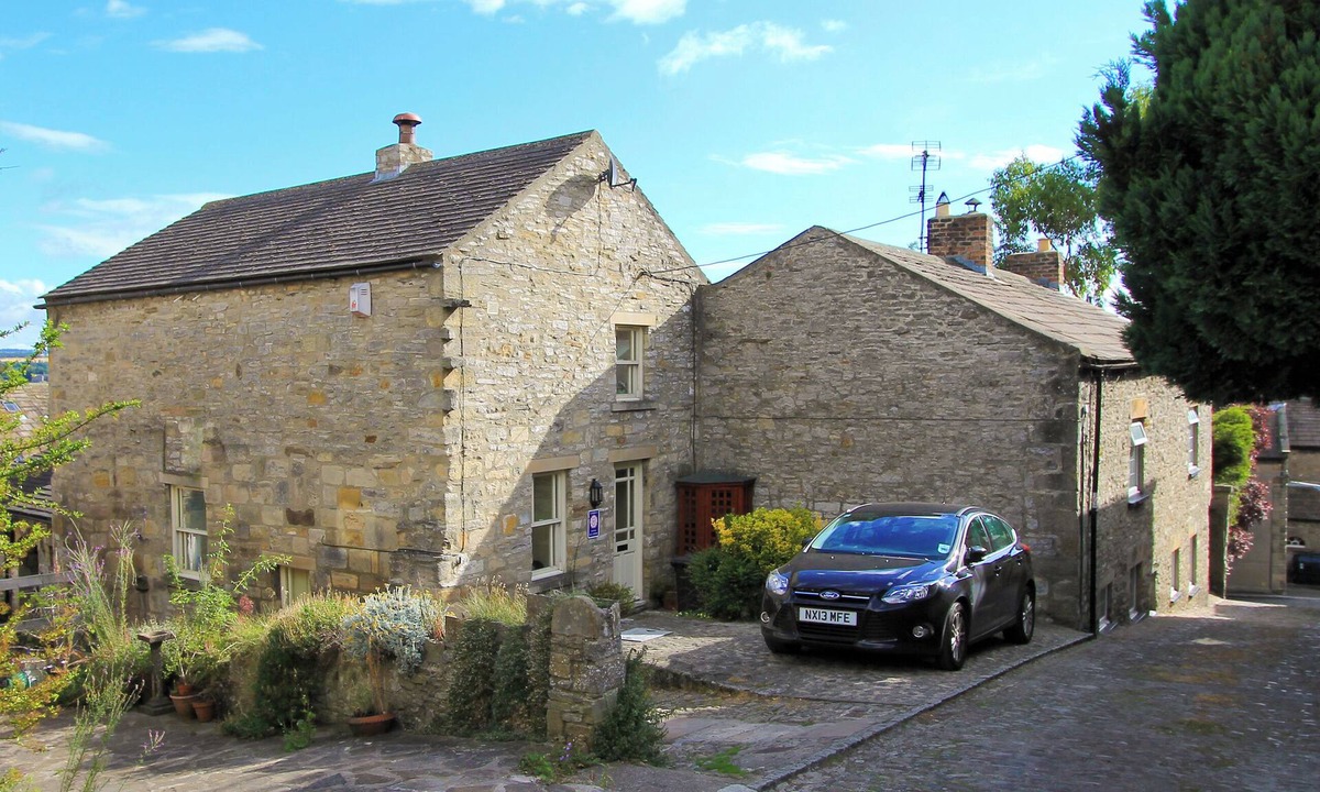 Middleham Cottage | Stonecroft is a traditional, 18th-century stone cottage.