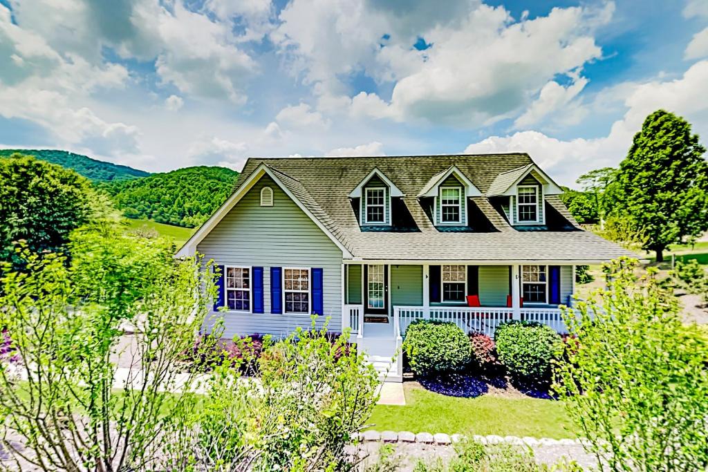 Weaverville House | Storybook Escape