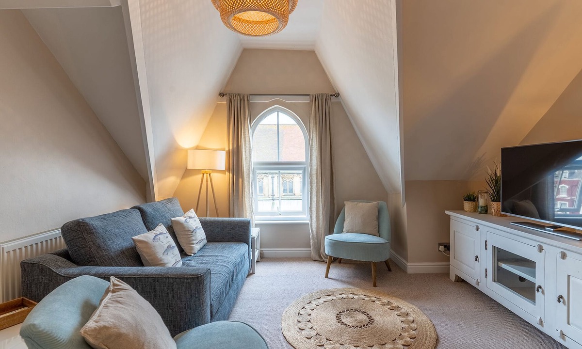 West Cliff Apartment | Stowaways Loft