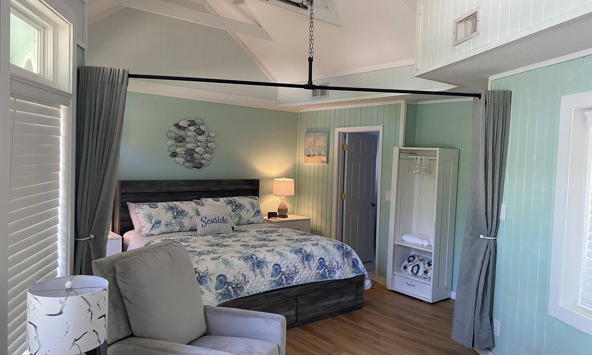 Buxton Apartment | Studio Apt on Soundfront King Bed Huge Walkin Shower