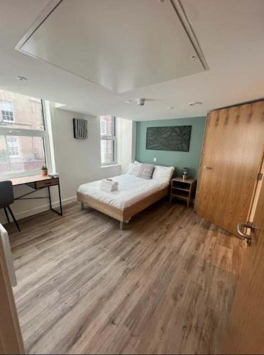 Bristol Floating Harbour Apartment | Studio Flat Close to Queen Square - Flat 1A