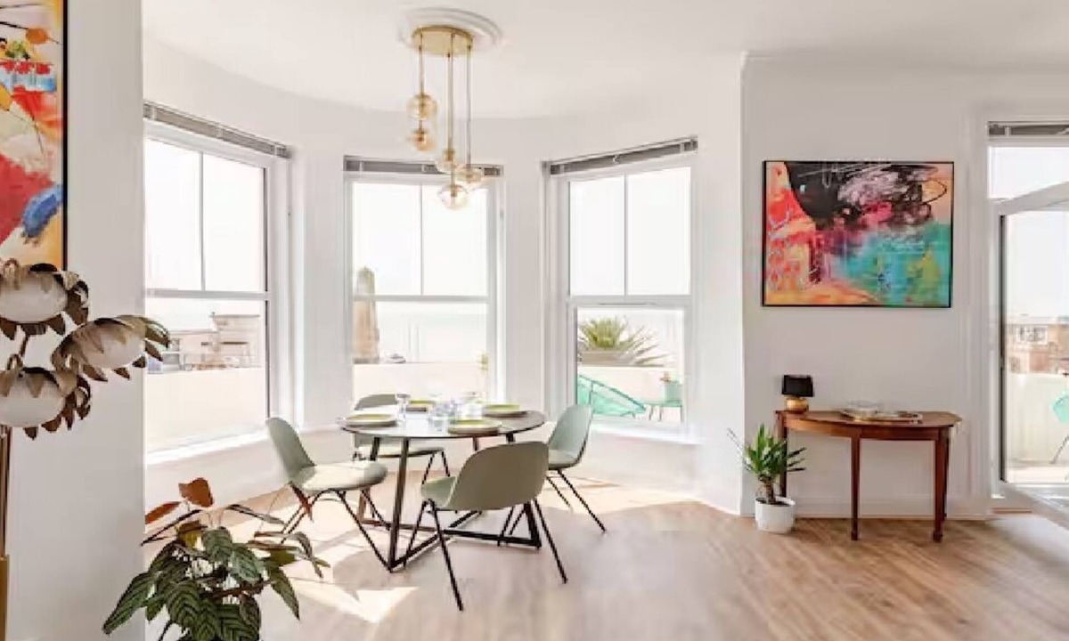 Bexhill-on-Sea Apartment | Stunning Beachfront Apartment