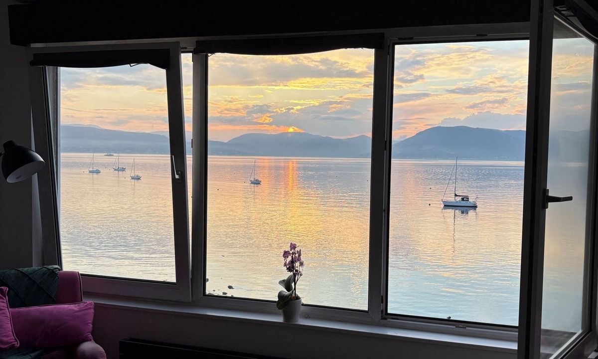 Gourock Apartment | Stunning high spec apartment with Panoramic river views of the Clyde.