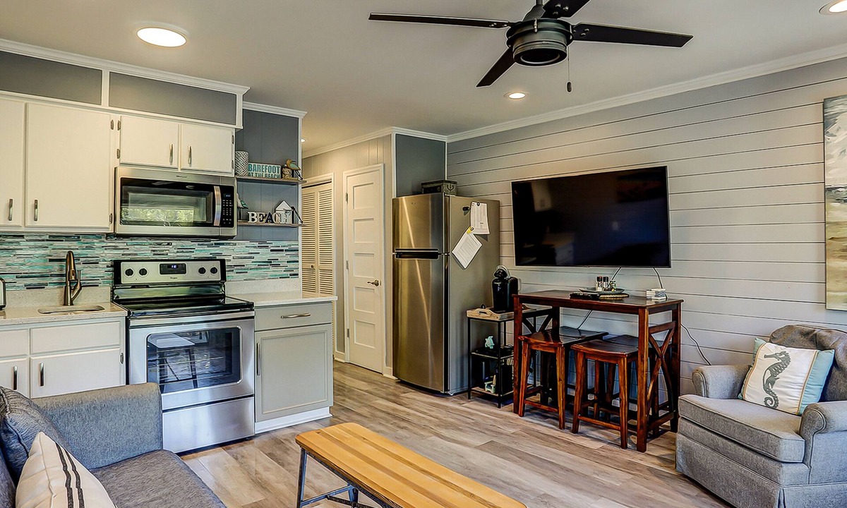 Hilton Head Island Condo | Stunning Newly Renovated Condo w/Ocean View & Shared Pool - Close to the Beach
