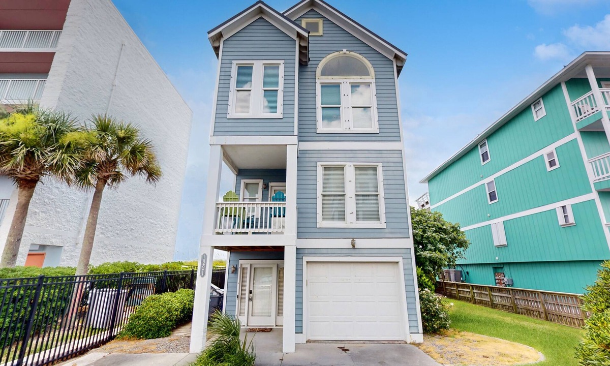 Wilmington Beach House | Stunning oceanfront home with direct beach access and viewing decks