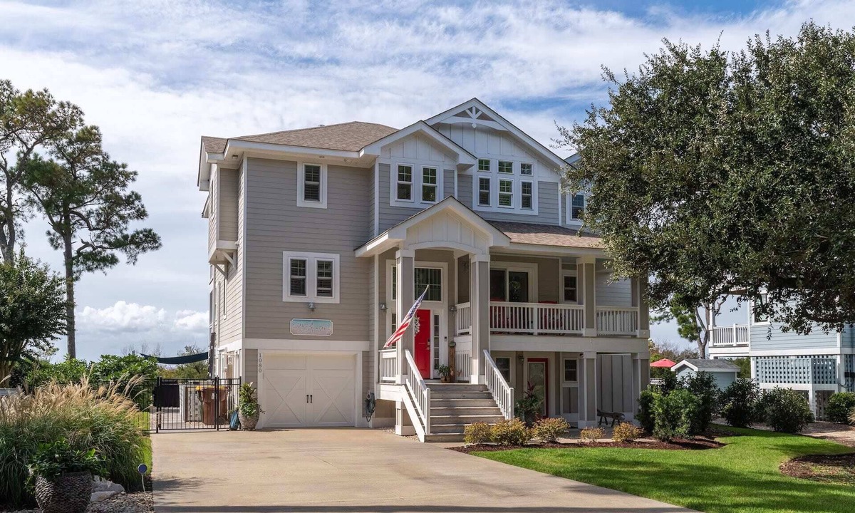 Corolla Light House | Stunning Views With Pool, Family Room, Resort Perks