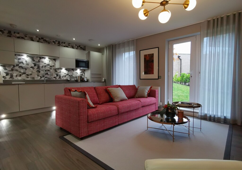 Edinburgh Apartment | Stylish 2 Bed Flat, walk to Royal Mile &Princes St