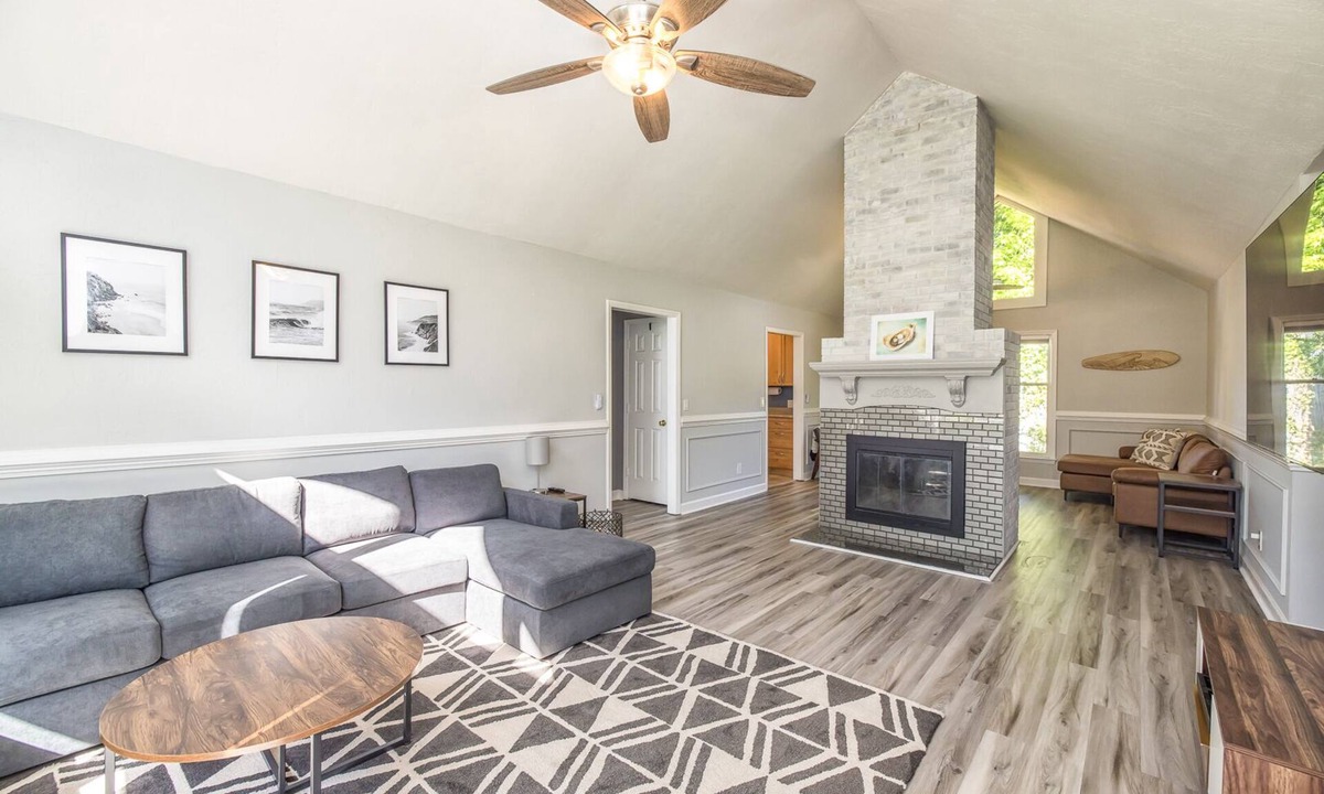 Kings Grant House | Stylish 3 bedroom home 10 minutes from beach
