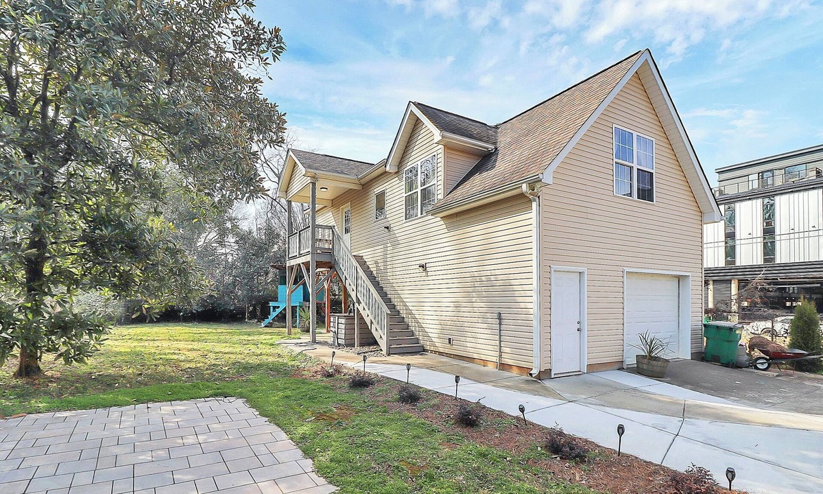 NoDa Apartment | Stylish and charming NoDa apartment with unbeatable location