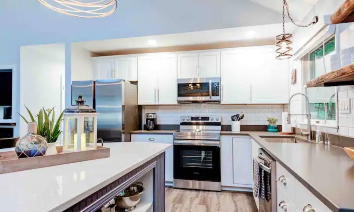 Fairview Cabin | Stylish Cabin in Private Countryside only 15 Min from Asheville!