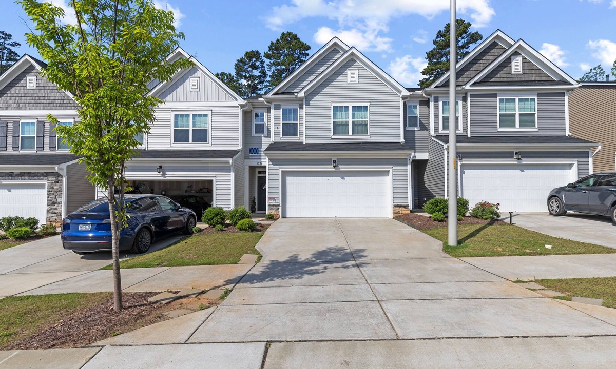 Northeast Raleigh House | Stylish & Central Townhome in the Heart of Raleigh