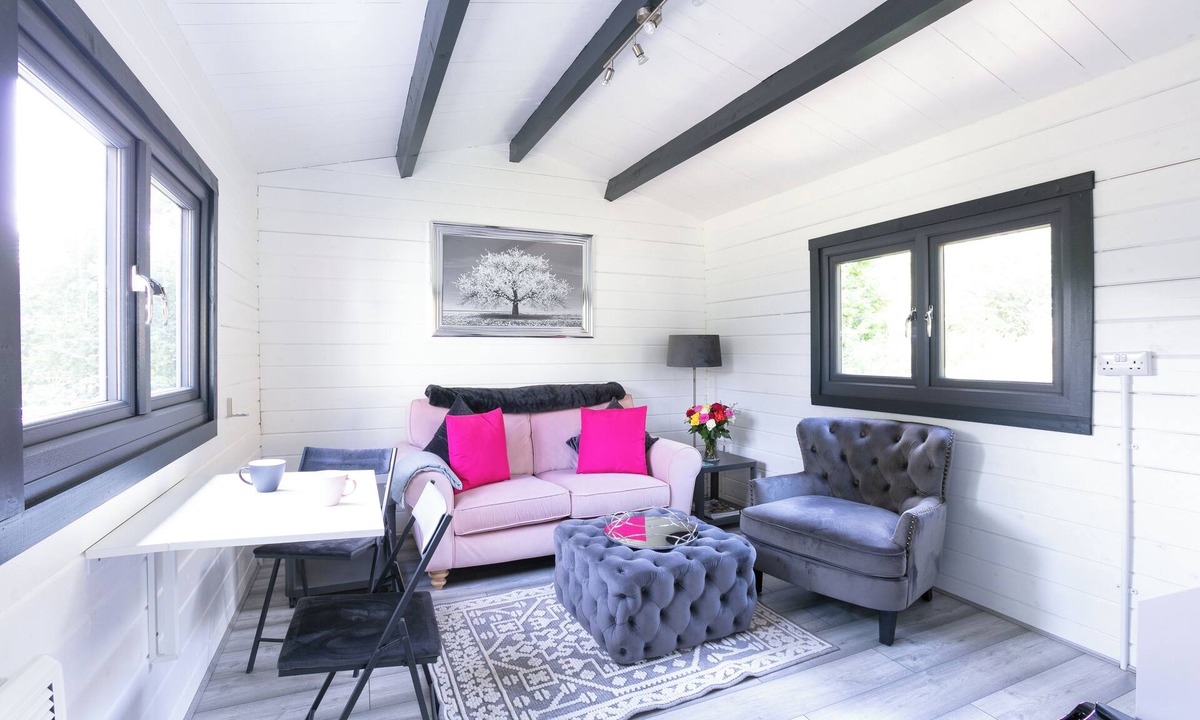 Wilmington Cabin | Stylish Log Cabin for a Cozy Stay