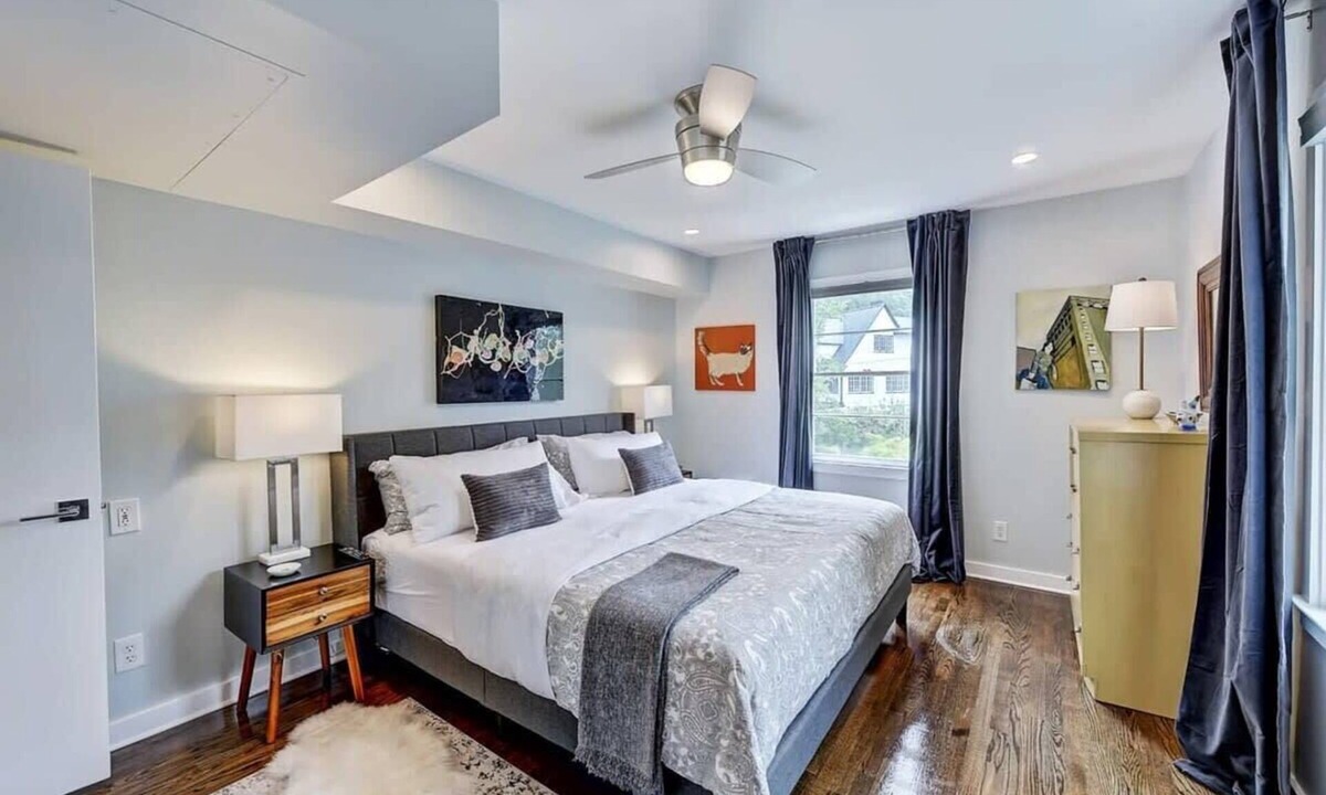 Charlotte Center City Condo | Stylish Myers Park 1BR King Condo | Queens Rd
