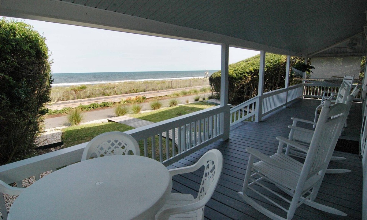 Kure Beach House | SUMMER DEALS - Huge Seaside Porch Near Pier, HAMMOCK, OCEANFRONT, STEPS TO BEACH