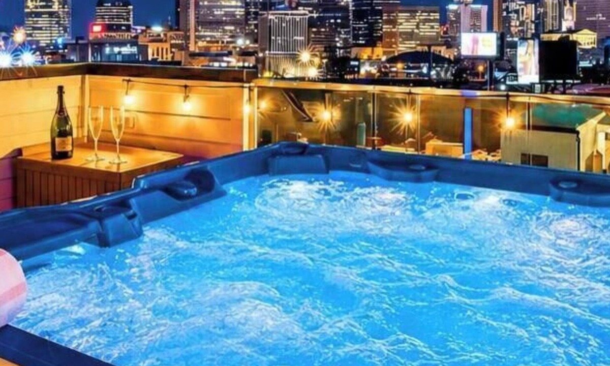 Katie Hill Neighborhood House | Summer rooftop hot tub, karaoke lounge, downtown views near Broadway