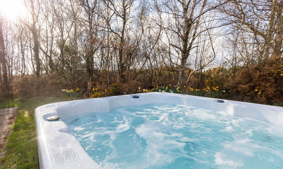 Swarland Cottage | Sun Catcher - a lodge that sleeps 4 guests in 2 bedrooms