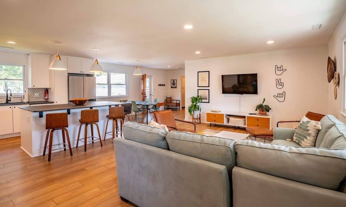 Tranquil Harbour House | Sunny and Chair: Early Bird Special!