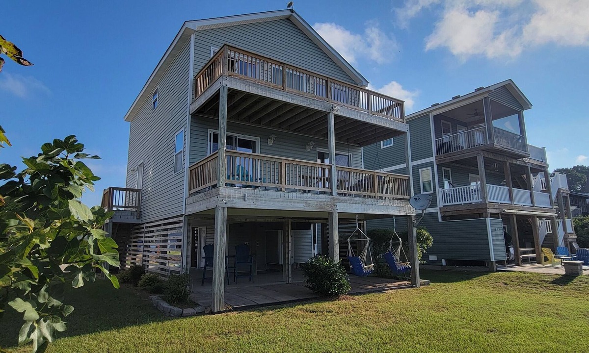 Colington Harbour House | Sunset on Soundview! Waterfront! Pool Access! Bring Your Boat!